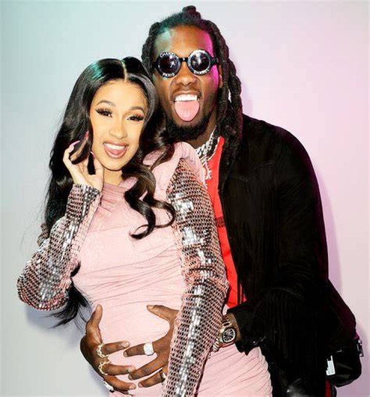 Cardi B and Offset Kissed On Stage At Wireless Festival