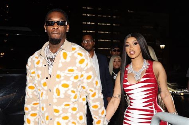 Cardi B Jumps on Offset&rsquo;s Back While Performing