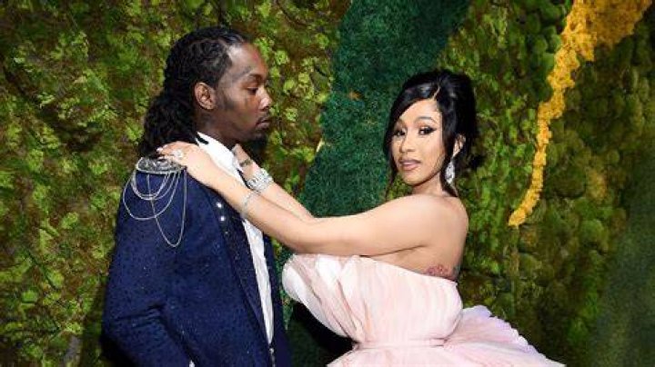 Cardi B & Offset Kissing at the BBMAs