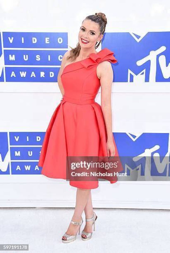 Carly-Steel-mtv-video-music-awards-2016-best-dressed