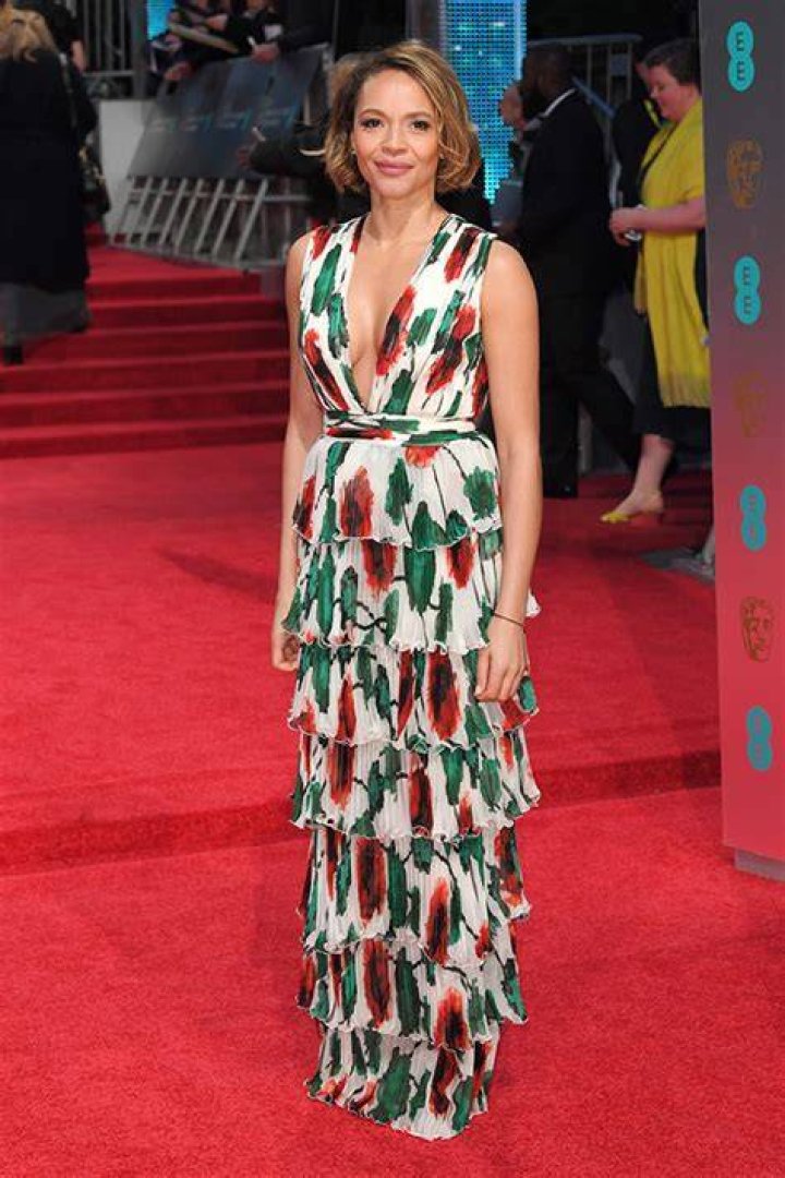 carmen-ejogo-baftas-rex-2017-1