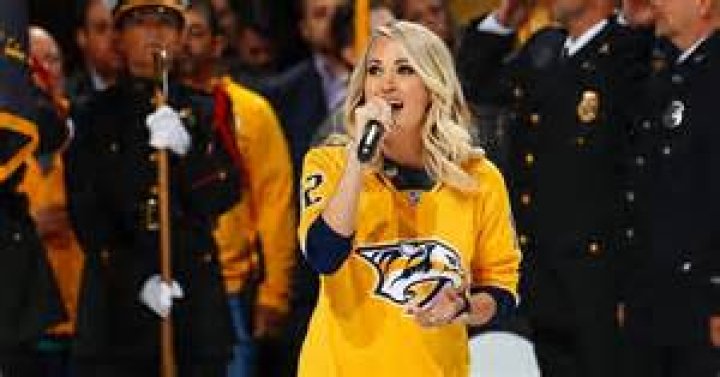 carrie-underwood-Nashville-Predators-Support