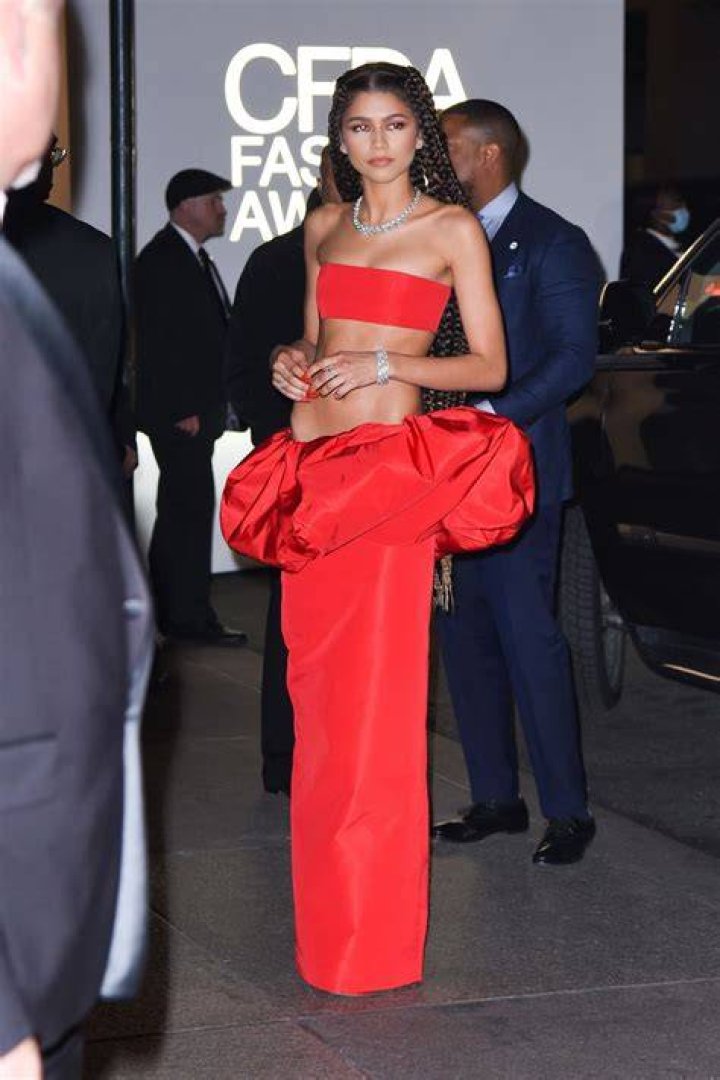 Celebrities arrive at 2021 CFDA Fashion Awards at the Seagram Building in New York City Pictured: Zendaya Ref: SPL5274662 101121 NON-EXCLUSIVE Picture by: Ouzounova / SplashNews.com Splash News and Pictures USA: +1 310-525-5808 London: +44 (0)20 8126 1009 Berlin: +49 175 3764 166 World Rights
