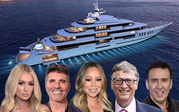 Celebrities On Luxury Yachts: Photos