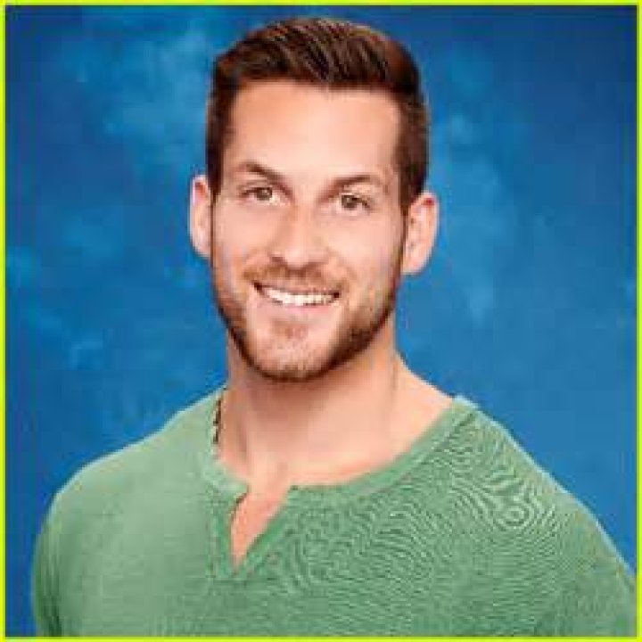 chase-mcnary-bachelor-4