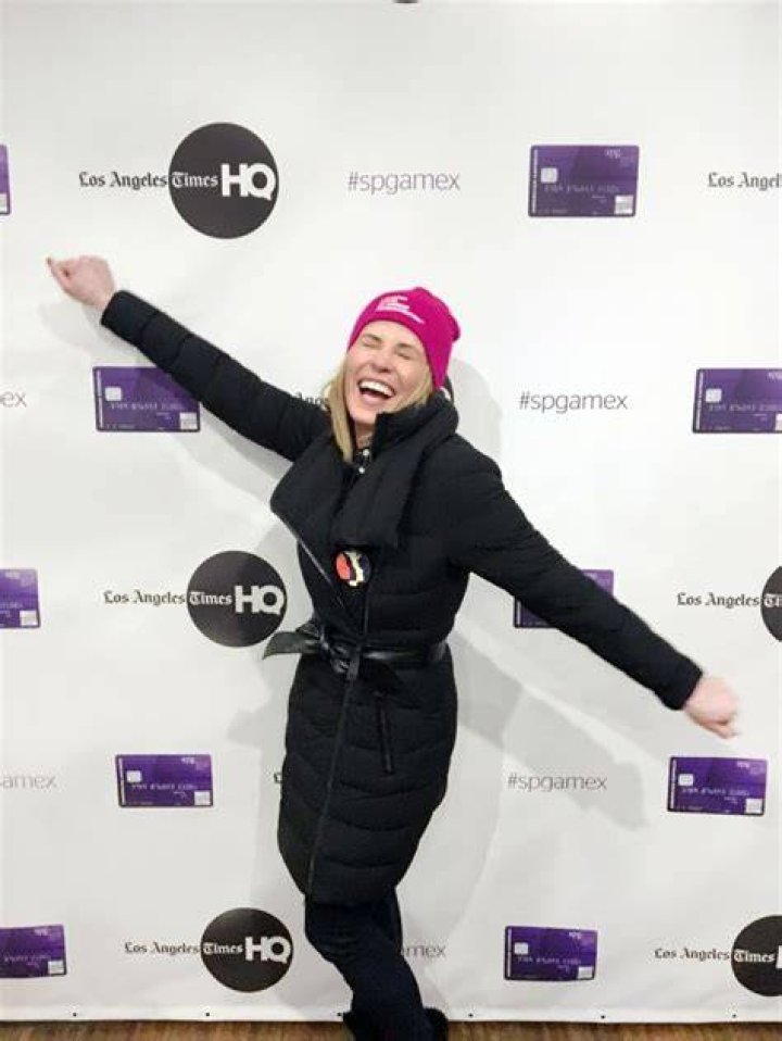 chelsea-handler-at-spg-amex-lathq-lounge-2