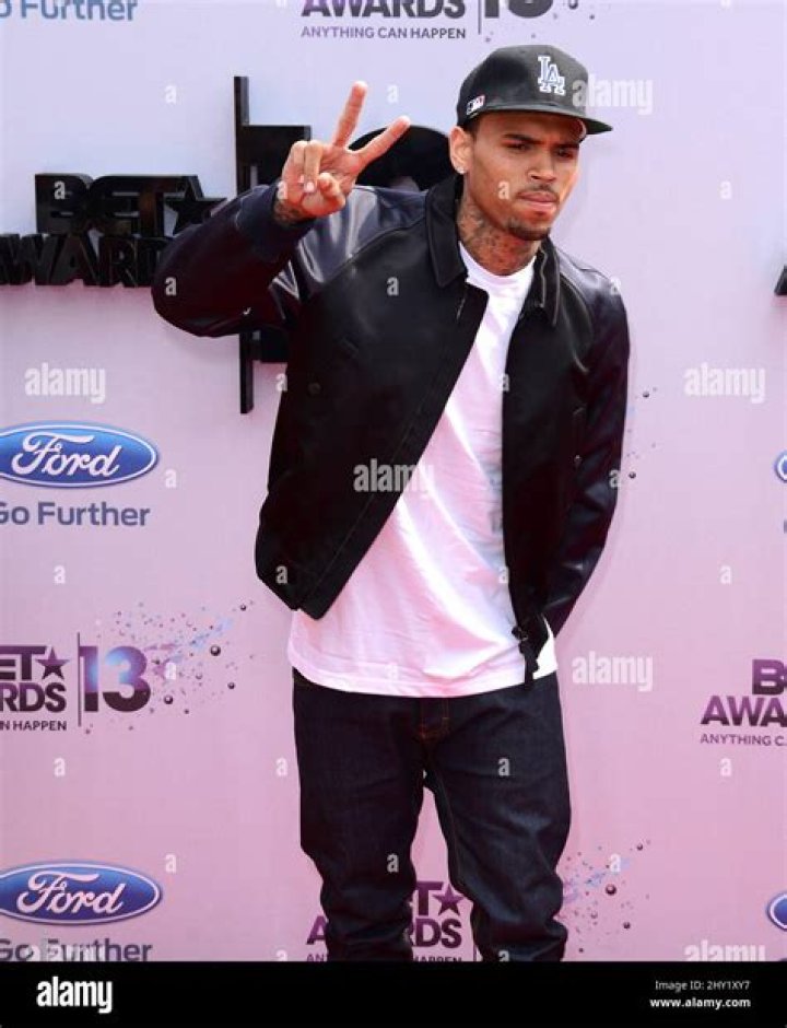 chris-brown-bet-awards-2013