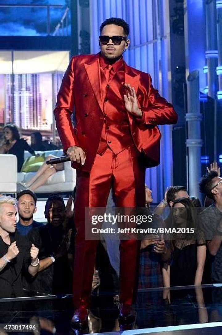 chris-brown-billboard-awards-2015