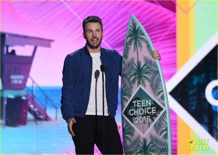 chris-evans-teen-choice-awards-1-ftr