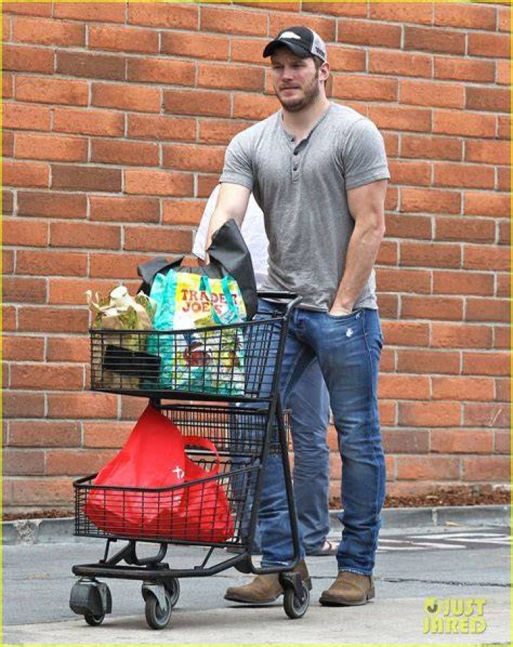 Chris Pratt Steps Out For Breakfast With Son Jack and Daughter Lyla