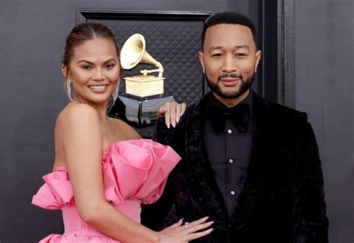 Chrissy-Teigen-john-legend-golden-globes-2015