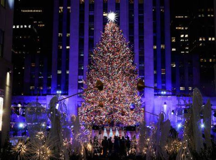 CHRISTMAS IN ROCKEFELLER CENTER -- 2022 -- Pictured: Gwen Stefani rehearses for the 2022 Christmas In Rockefeller Center -- (Photo by: Virginia Sherwood/NBC)