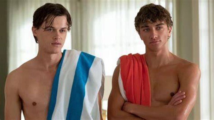 Christopher Briney (Conrad), Gavin Casalegno (Jeremiah)