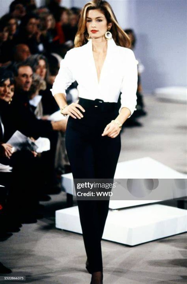 Cindy Crawford Walks The Donna Karan Spring 1991 show