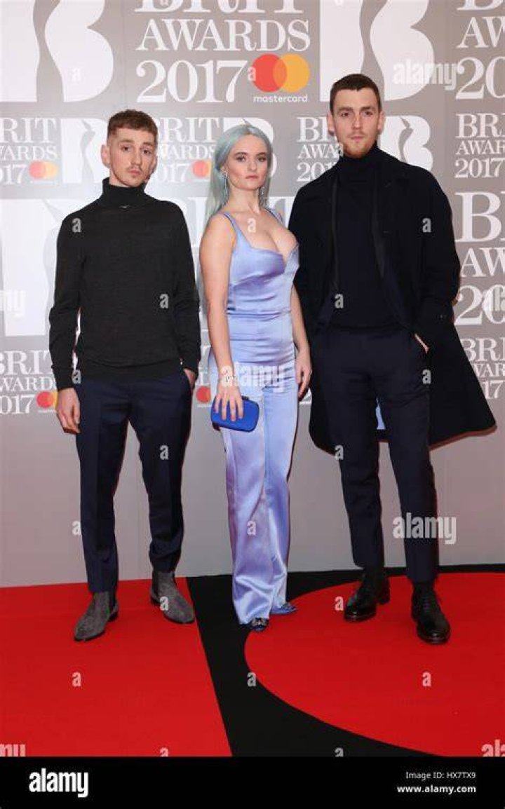 clean-bandit-brit-awards-2017
