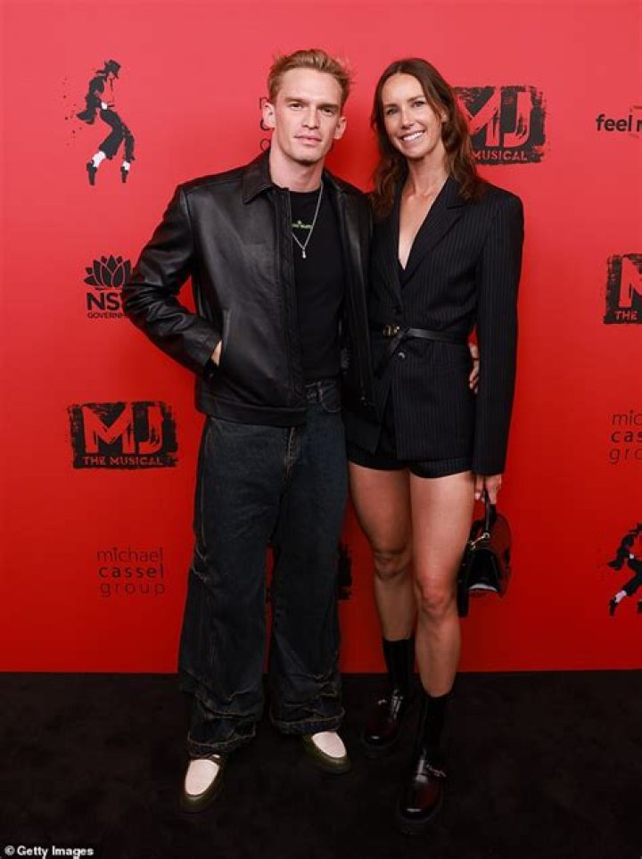 cody simpson mystery woman