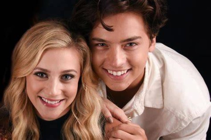 Cole Sprouse Lili Reinhart