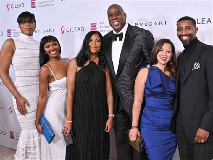 Cookie-Johnson-son-EJ-Johnson-and-daughter-Elisa-Johnson-BET-Awards-2016-1
