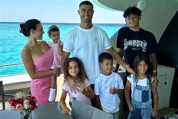 Cristiano Ronaldo & Family: Photos