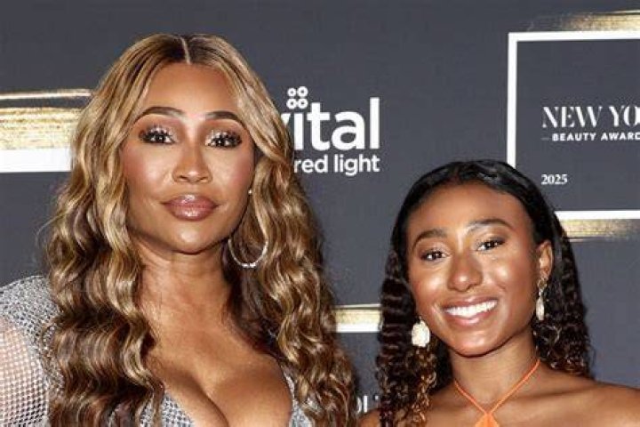 Cynthia Bailey, Noelle Robinson