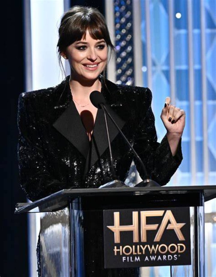 dakota-johnson-hollywood-film-awards-2015-gty