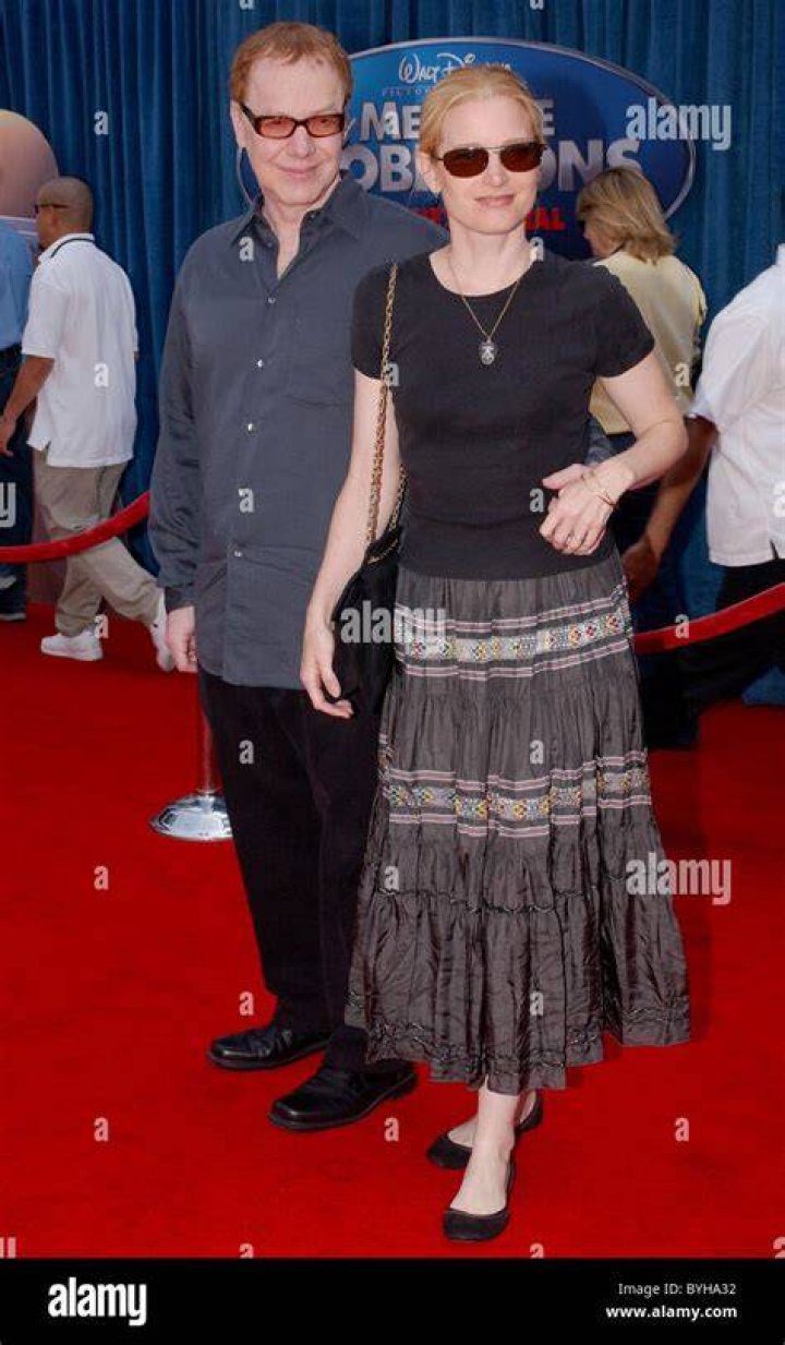 Danny Elfman and Bridget Fonda GOLDEN GLOBE AWARDS, BEVERLY HILTON HOTEL, LOS ANGELES, AMERICA - 25 JAN 2004