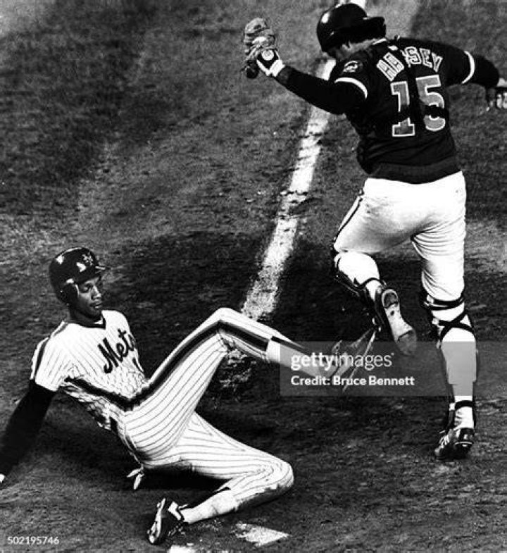Darryl Hamilton Slides Into Home
