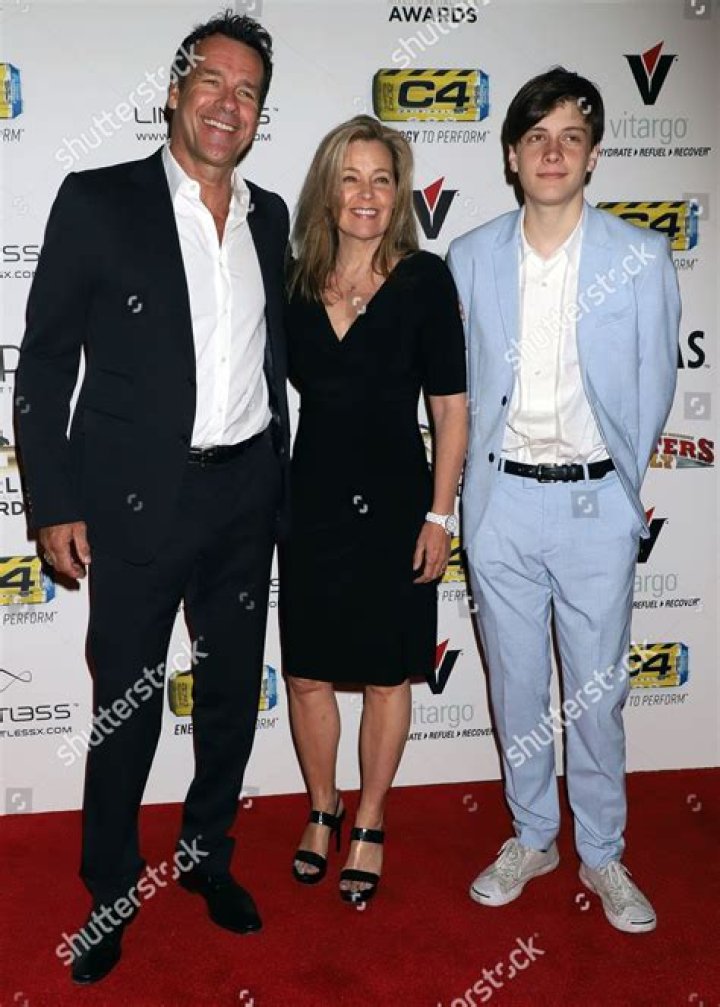 David-James-Elliot-and-Nanci-Chambers-critics-choice-2016