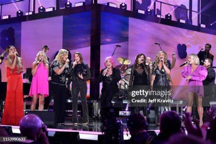 Deana Carter,Trisha Yearwood,Brandi Carlile,Tanya Tucker,Martina McBride,Lauren Alaina