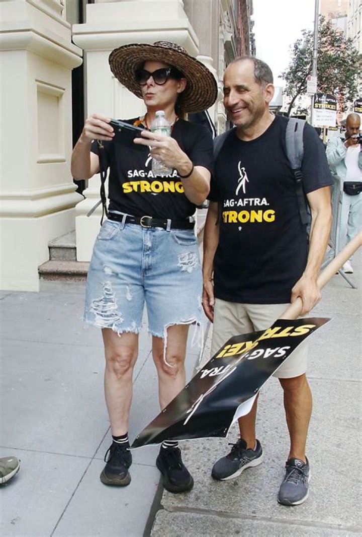 Debra Messing at the strike