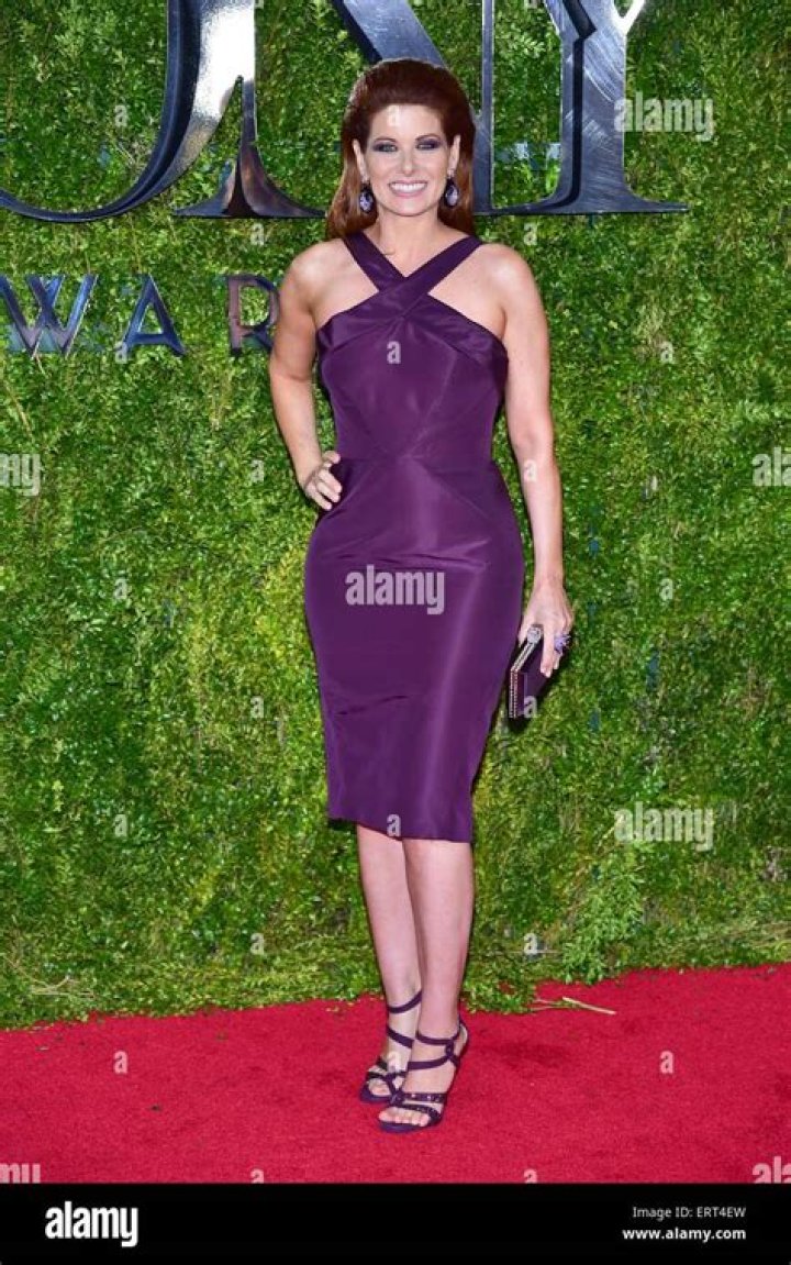 debra-messing-tony-awards-2015