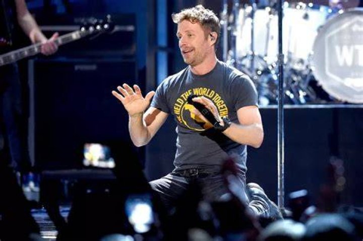 dierks-bentley-Nashville-Predators-Support