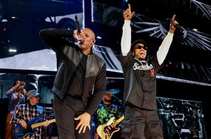 Dr. Dre Hugs Anderson .Paak