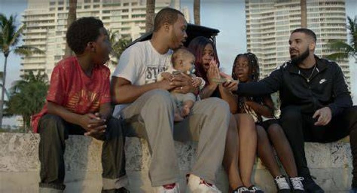 Drake&rsquo;s &lsquo;Gods Plan&rsquo; Music Video &mdash; PICS