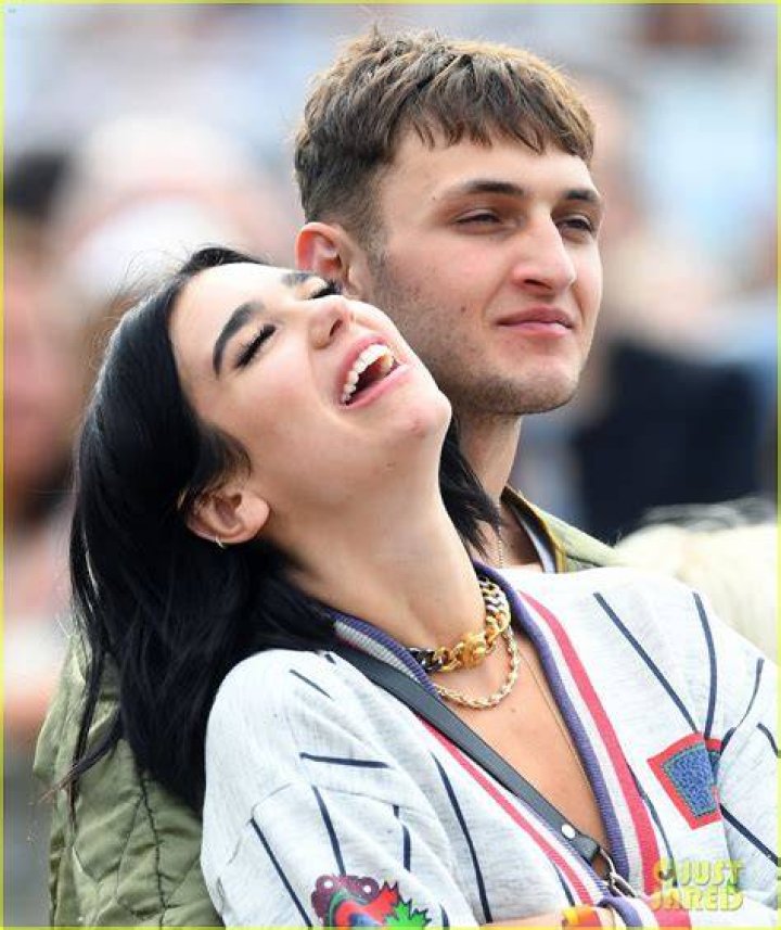 Dua Lipa & Anwar Hadid Cuddle in LA