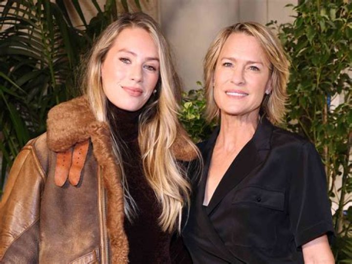 Dylan Penn & Mom Robin Wright In Los Angeles