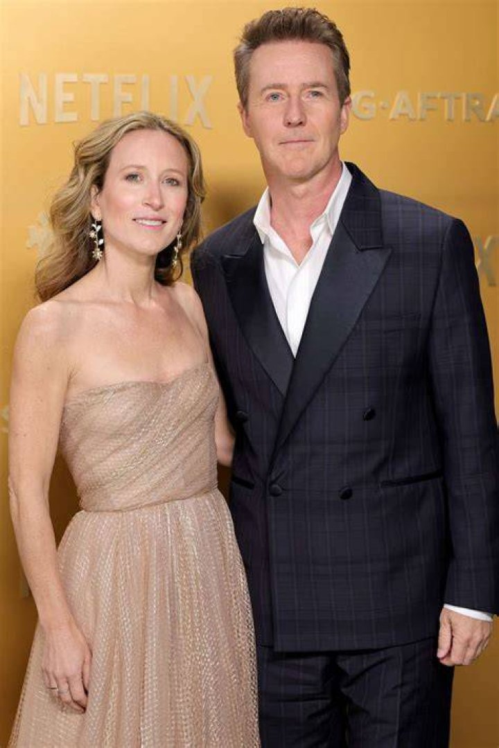 edward-norton-shauna-robertson-golden-globes-awards-2015