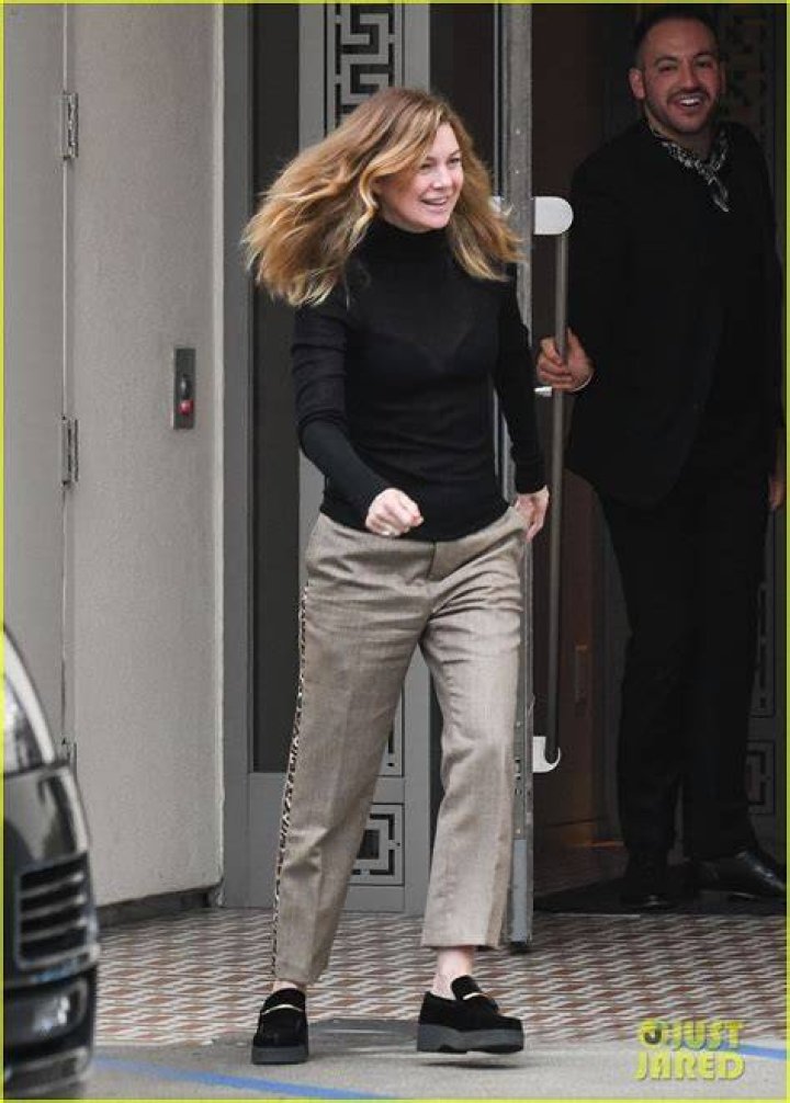 Ellen Pompeo all smiles arriving with her son at the Michael Kors Fashion Show in New York City for Fashion Week Pictured: Ellen Pompeo Ref: SPL5522669 150223 NON-EXCLUSIVE Picture by: Elder Ordonez / SplashNews.com Splash News and Pictures USA: +1 310-525-5808 London: +44 (0)20 8126 1009 Berlin: +49 175 3764 166 World Rights, No Poland Rights, No Portugal Rights, No Russia Rights
