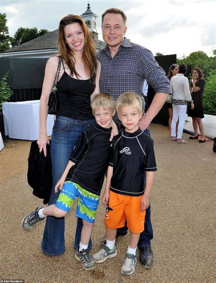 Elon Musk, Talulah Riley, Griffin, Xavier Elon Musk, CEO of Tesla Motors, stands with his fiancee Talulah Riley and his twin sons Griffin, left, 6, and Xavier at the Nasdaq's opening bell to celebrate the electric automaker's initial public offering, Tuesday, June, 29, 2010, in New YorkTesla Motors IPO, New York, USA