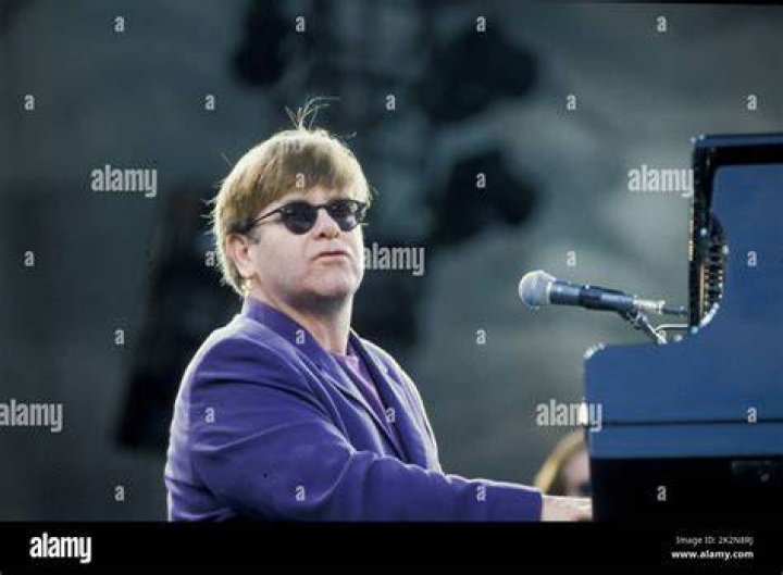 Elton John At The 2000 Grammys