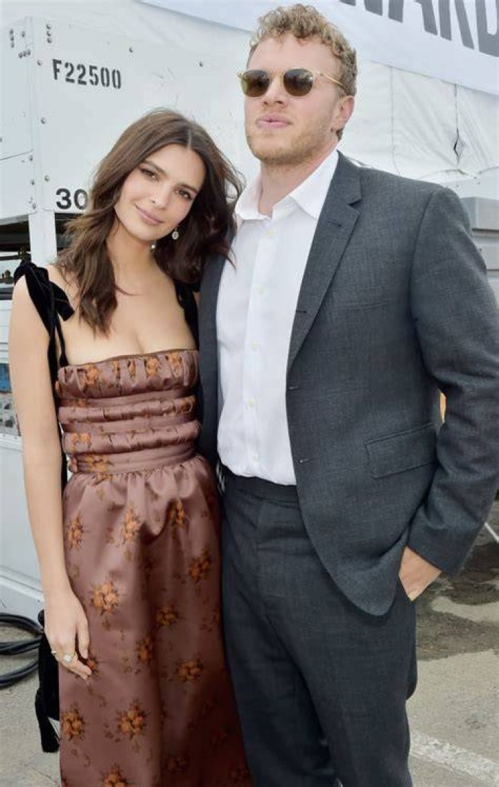 Emily Ratajkowski and her husband Sebastian Bear-McClard are seen with friends on the beach in Miami Pictured: Emily Ratajkowski Ref: SPL5011724 220718 NON-EXCLUSIVE Picture by: AM / SplashNews.com Splash News and Pictures Los Angeles: 310-821-2666 New York: 212-619-2666 London: +44 (0)20 7644 7656 Berlin: +49 175 3764 166 World Rights