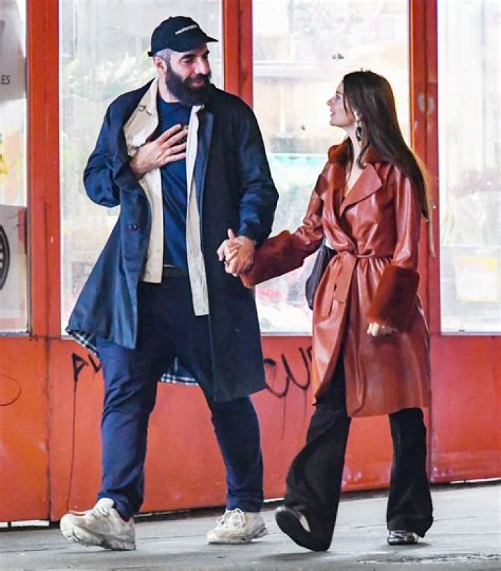 Emily Ratajkowski is spotted in a green knit mini skirt and matching top out walking her dog Colombo in New York City Pictured: Emily Ratajkowski Ref: SPL5331902 100822 NON-EXCLUSIVE Picture by: Christopher Peterson / SplashNews.com Splash News and Pictures USA: +1 310-525-5808 London: +44 (0)20 8126 1009 Berlin: +49 175 3764 166 World Rights
