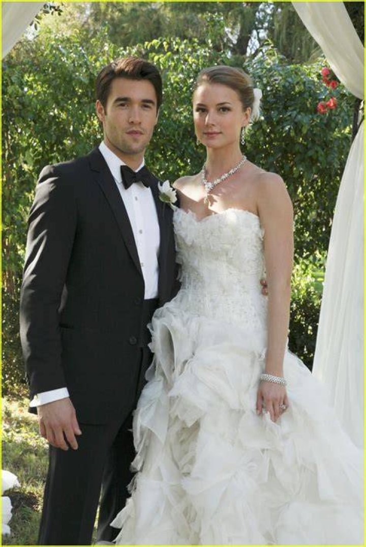 Emily VanCamp and Josh Bowman Emily VanCamp and Josh Bowman out and about, Los Angeles, America - 10 Feb 2014