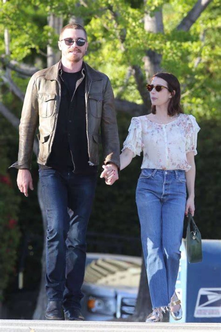 Emma Roberts, Garrett Hedlund