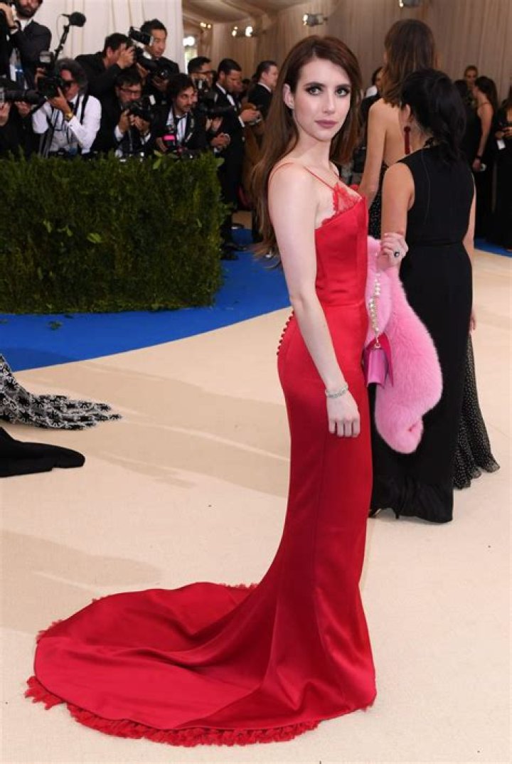 Emma-Roberts-met-gala-2017-beauty