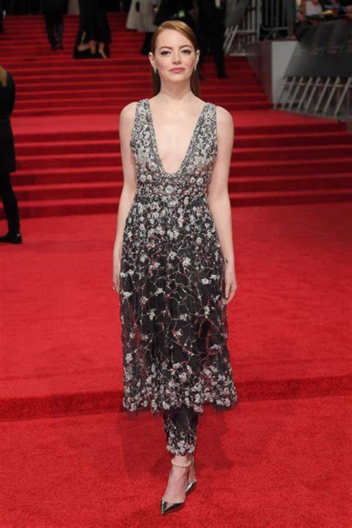 emma-stone-baftas-rex-2017-1
