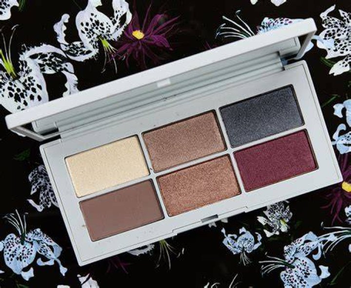 Erdem for NARS Strange Flowers Collection &ndash; Poison Rose Lip Powder Palette with Travel Lip Brush