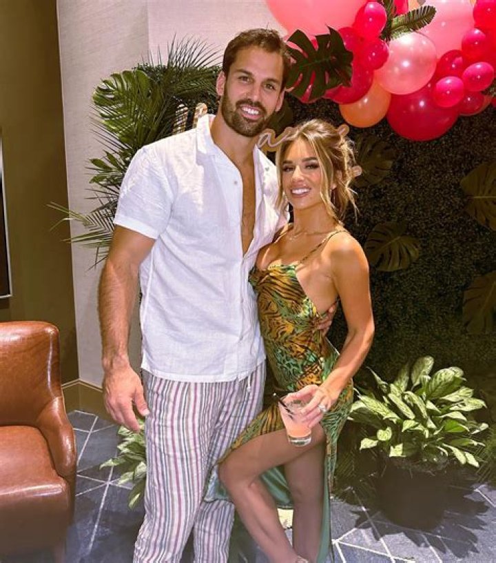 Eric Decker, left, and Jessie James Decker arrive at the 52nd annual Academy of Country Music Awards at the T-Mobile Arena on Sunday, April 2, 2017, in Las Vegas. (Photo by Jordan Strauss/Invision/AP)