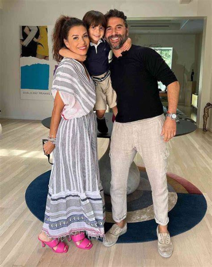 Eva Longoria, Santiago Bast&oacute;n