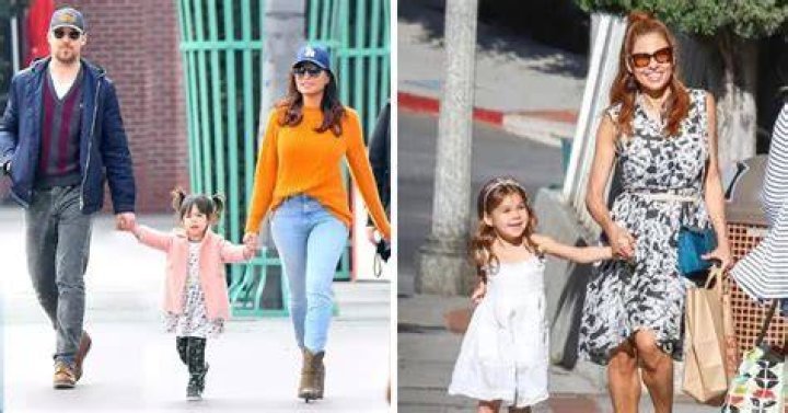 Eva Mendes, Esmeralda Gosling, Amada Gosling